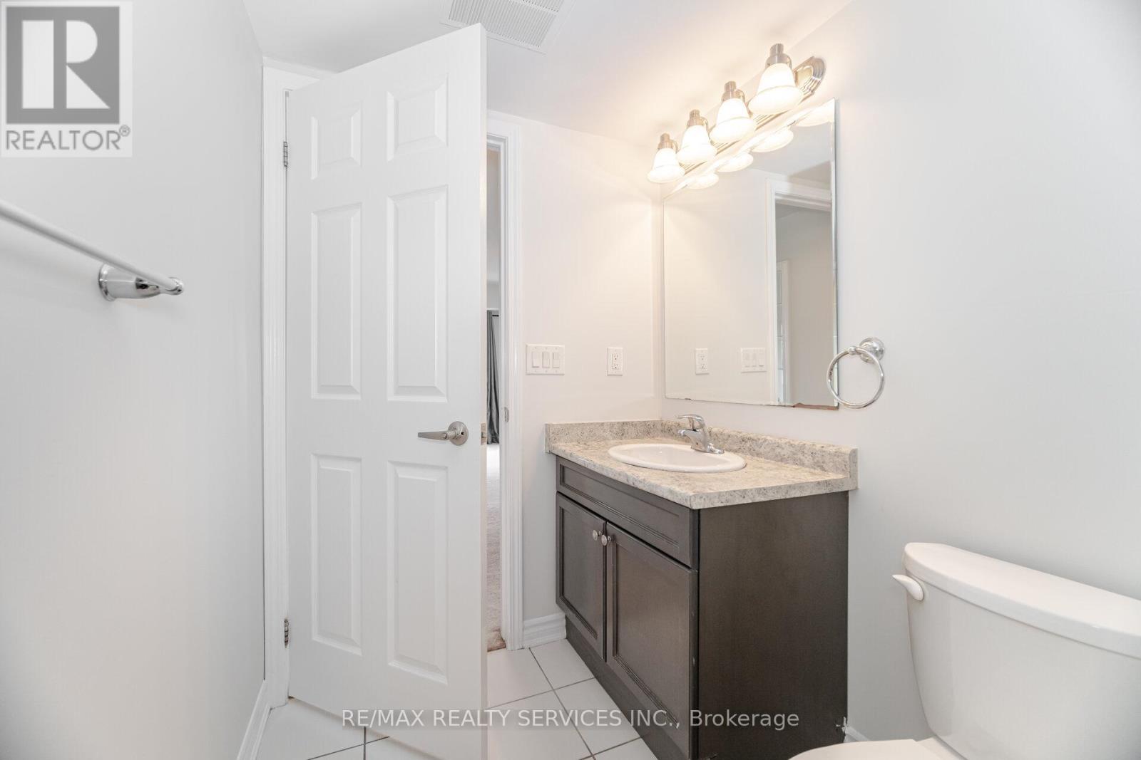 301 - 60 Baycliffe Crescent, Brampton, Ontario  L1P 1W7 - Photo 23 - W12496964