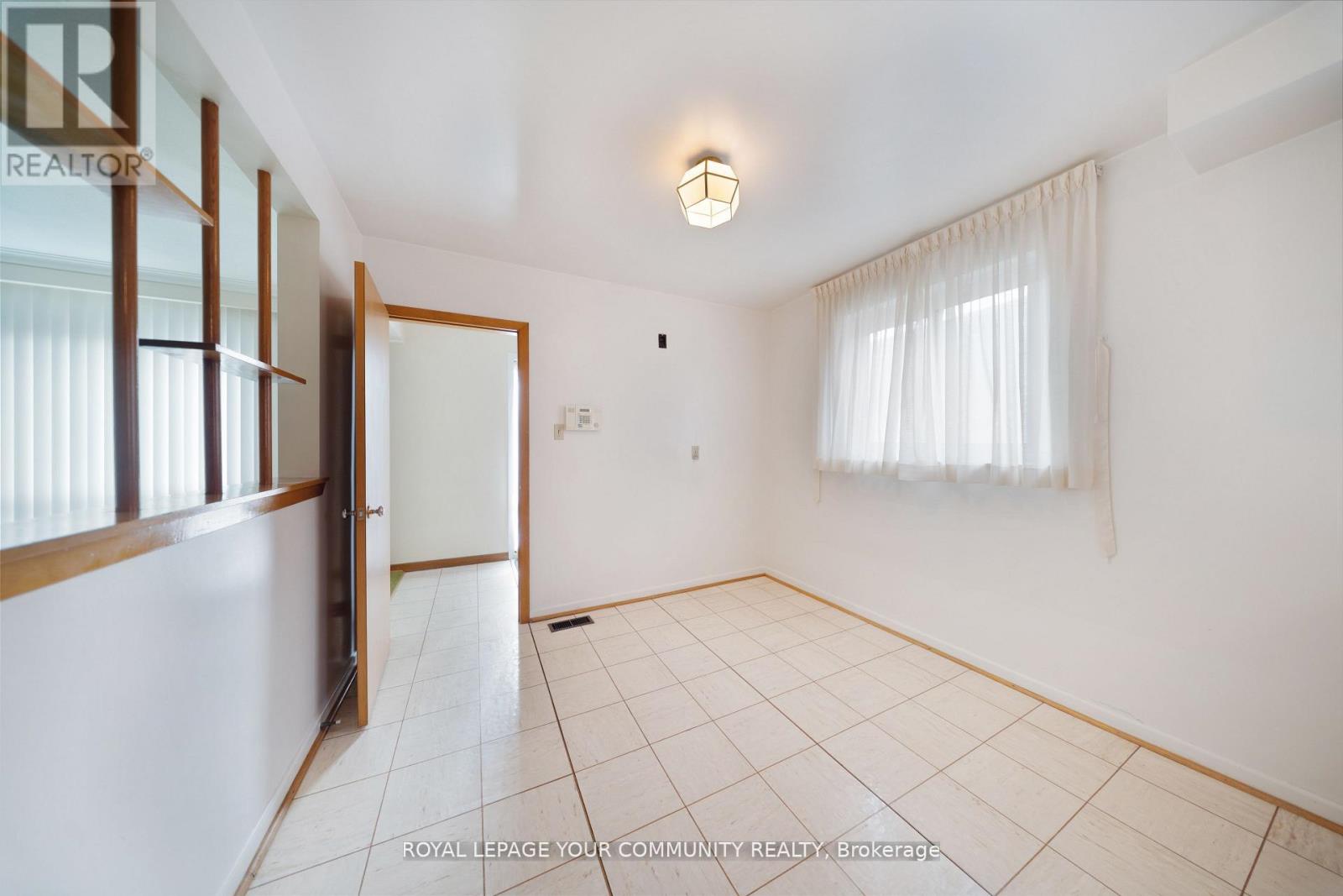 50 Felan Crescent, Toronto, Ontario  M9V 3A3 - Photo 15 - W12496966