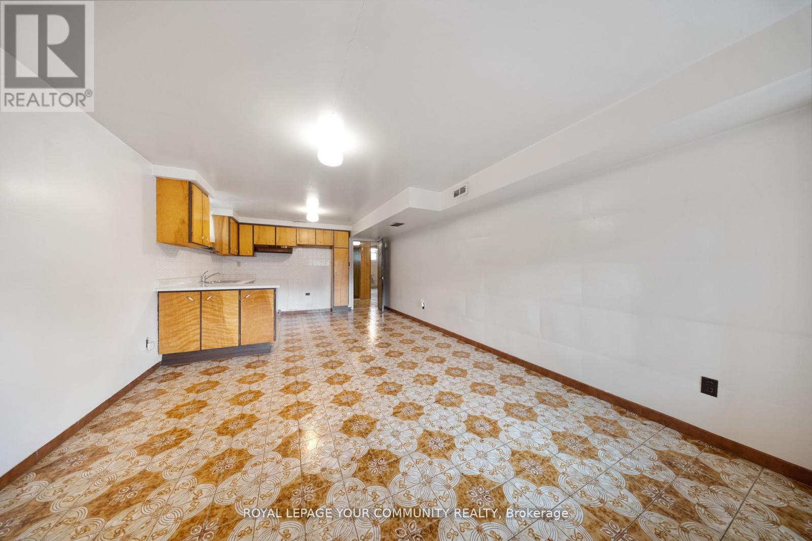 50 Felan Crescent, Toronto, Ontario  M9V 3A3 - Photo 37 - W12496966