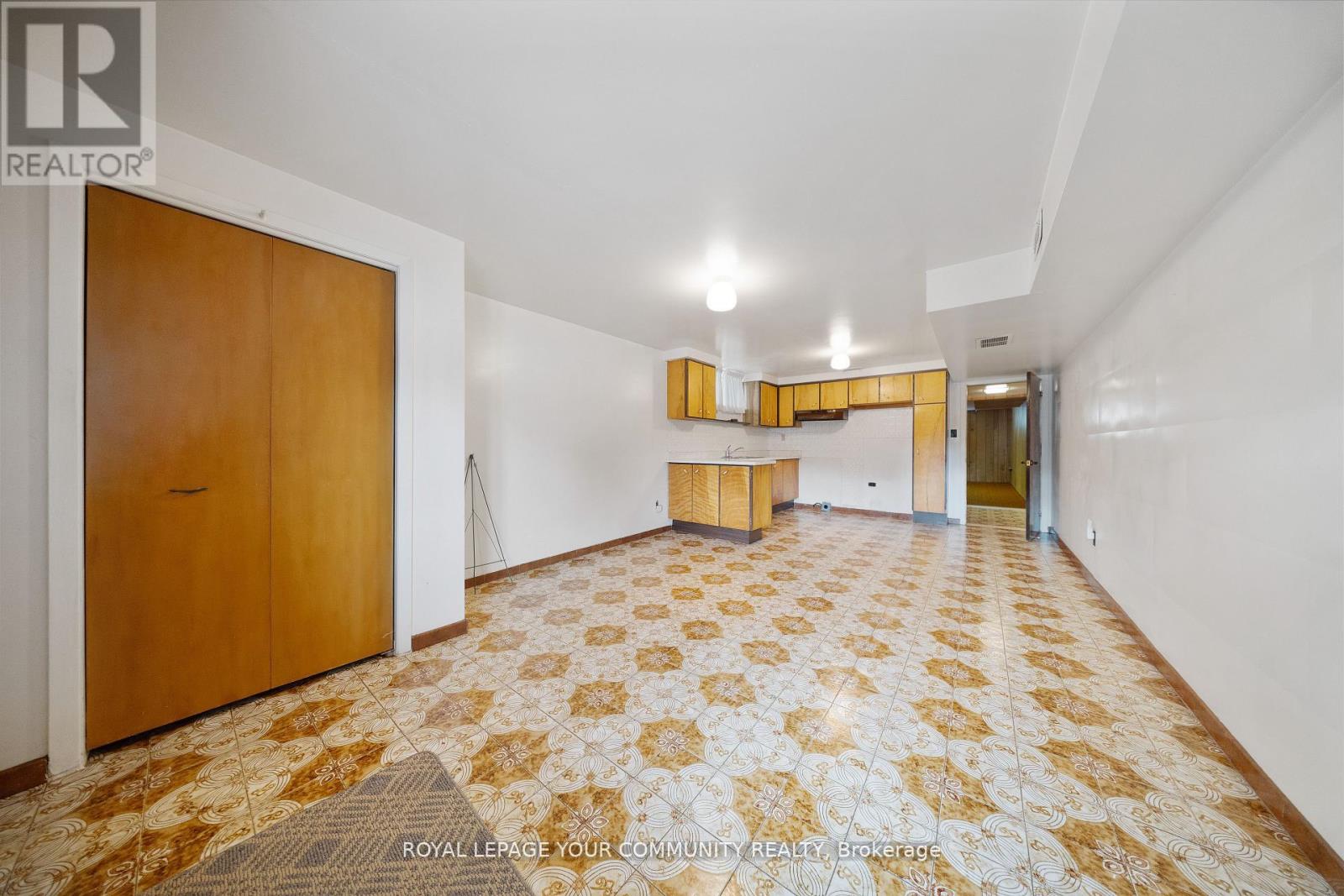 50 Felan Crescent, Toronto, Ontario  M9V 3A3 - Photo 38 - W12496966