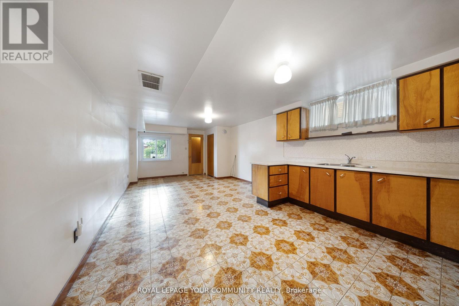 50 Felan Crescent, Toronto, Ontario  M9V 3A3 - Photo 40 - W12496966