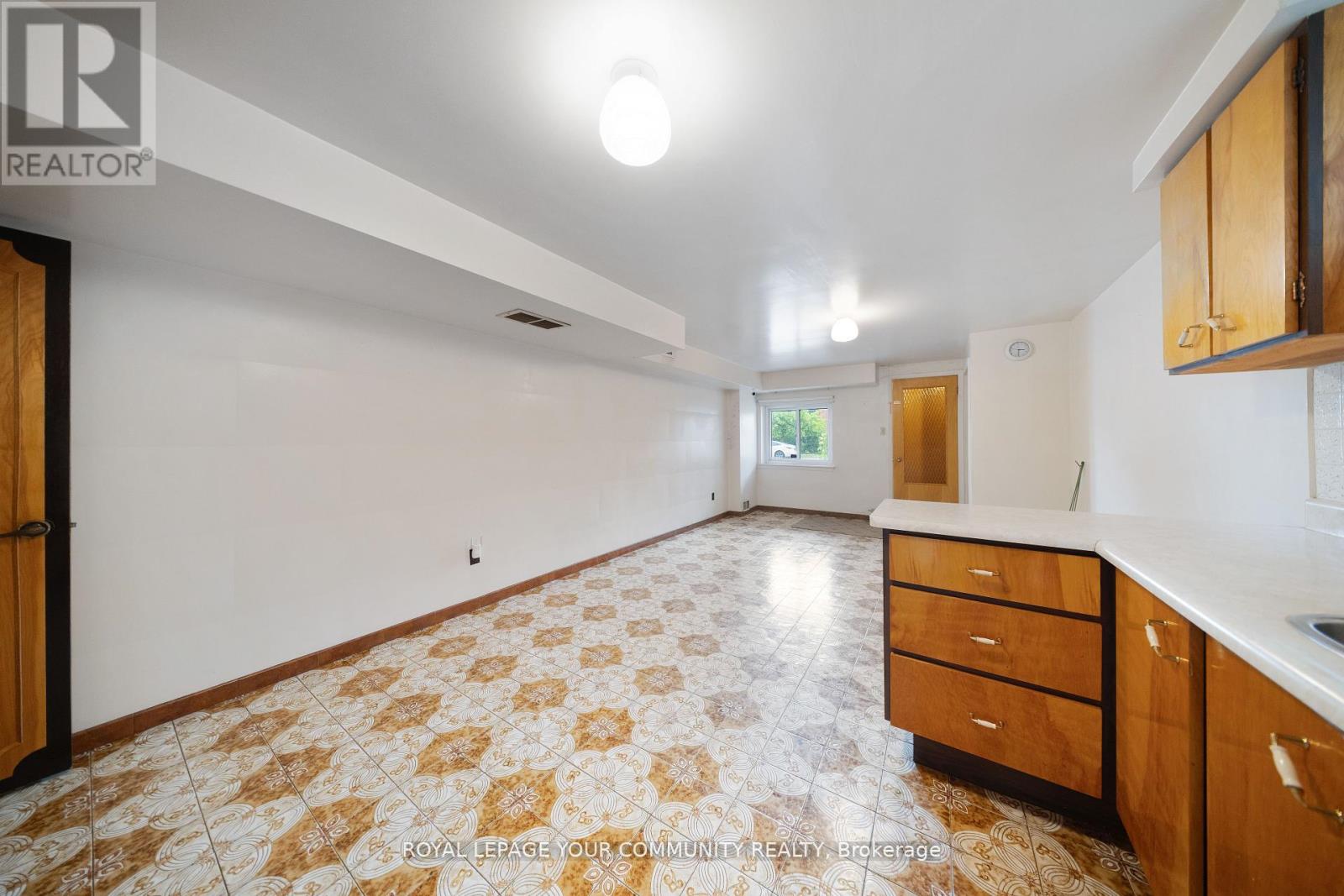 50 Felan Crescent, Toronto, Ontario  M9V 3A3 - Photo 41 - W12496966