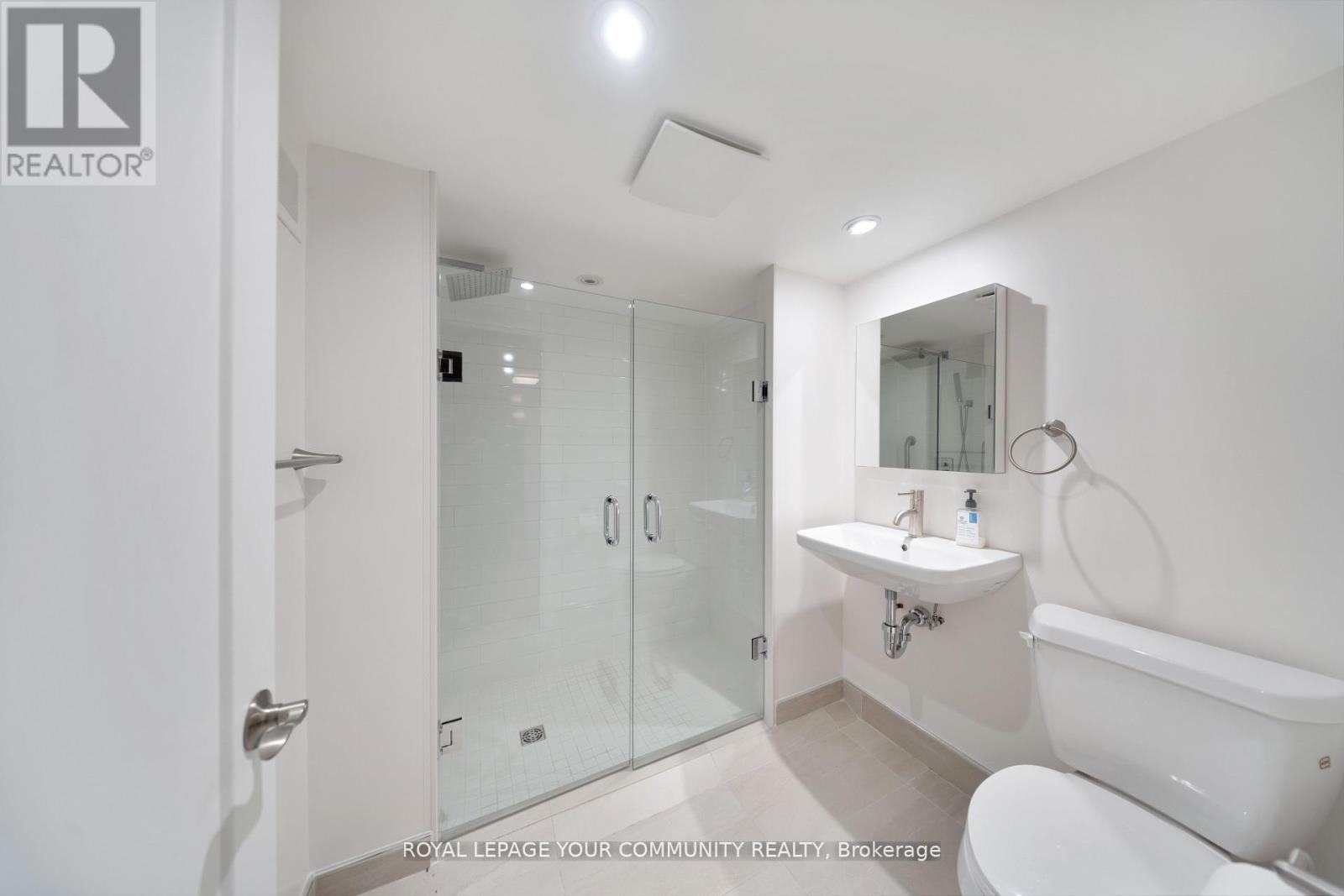 50 Felan Crescent, Toronto, Ontario  M9V 3A3 - Photo 43 - W12496966