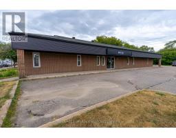 100 VICTORIA STREET, Pembroke, Ontario