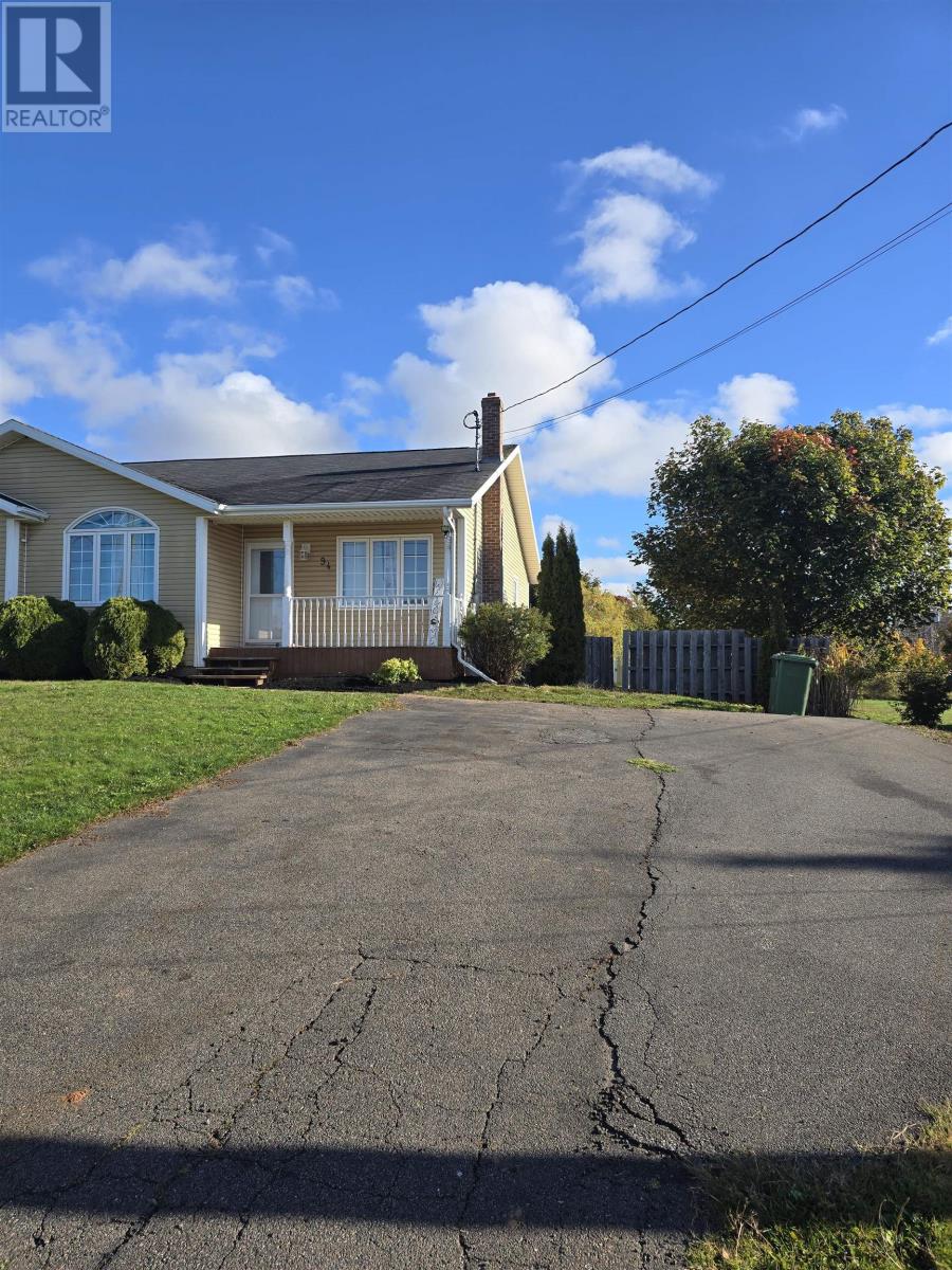 94 Williams Gate, Stratford, Prince Edward Island  C1B 0C6 - Photo 2 - 202527021