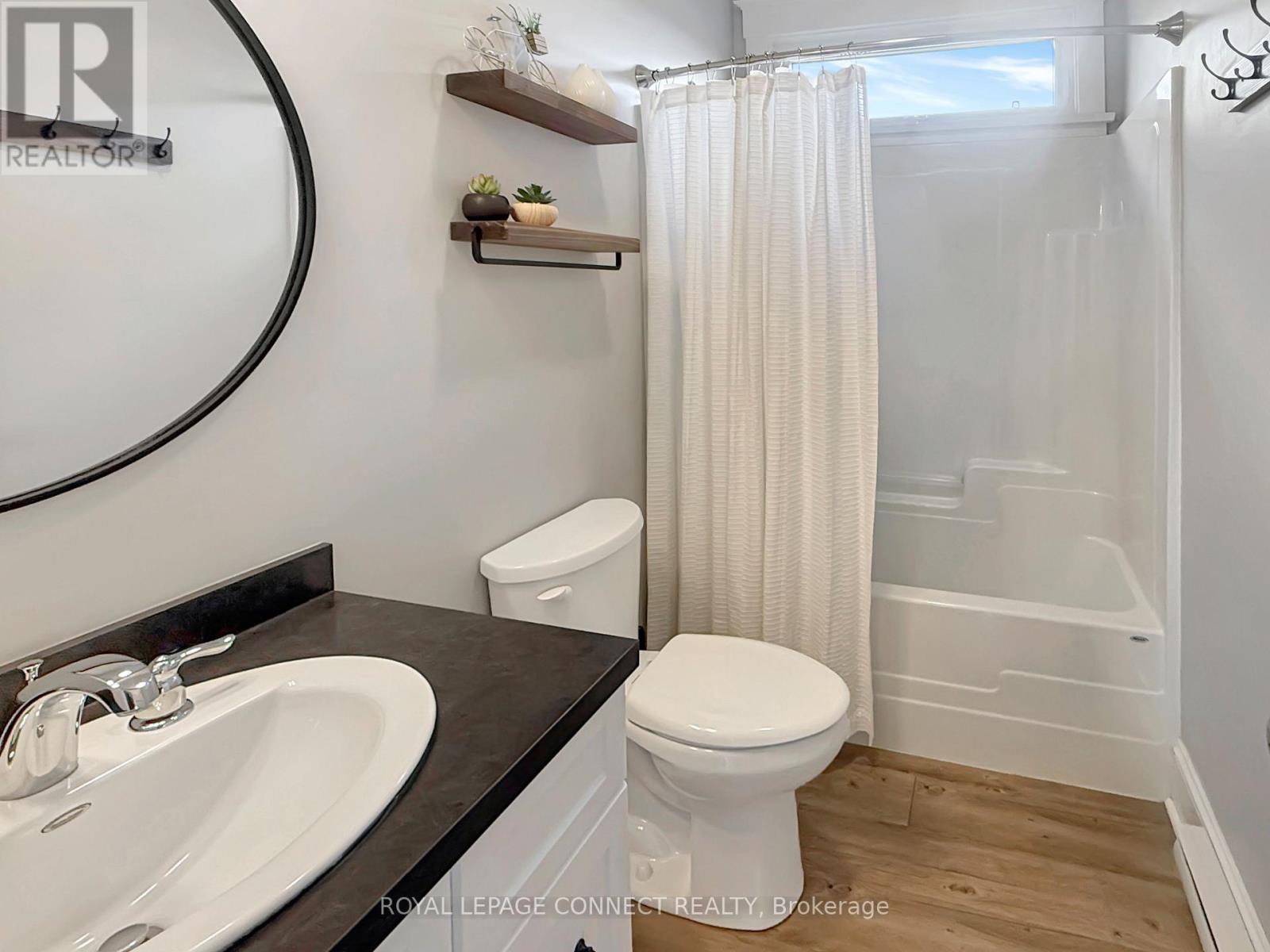 107 - 2 Butternut Lane, Prince Edward County, Ontario  K0K 1P0 - Photo 17 - X12496938