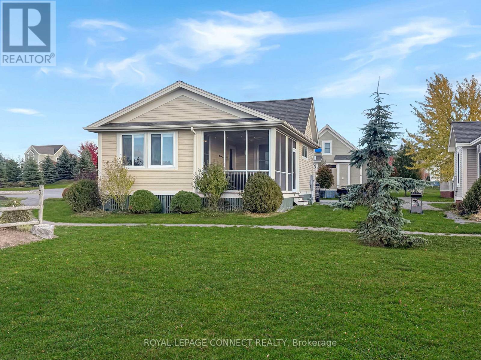 107 - 2 Butternut Lane, Prince Edward County, Ontario  K0K 1P0 - Photo 2 - X12496938