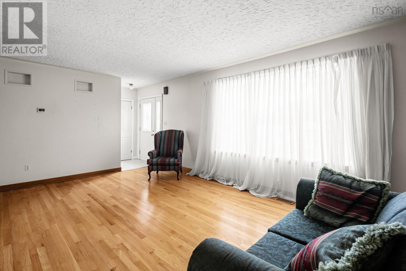 25 White Street, Dartmouth, Nova Scotia  B2X 2P6 - Photo 3 - 202517785