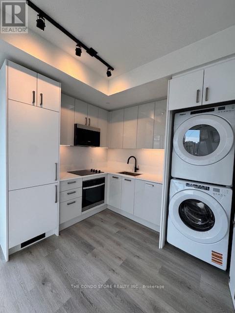 1605 - 280 Dundas Street W, Toronto, Ontario  M5T 1G2 - Photo 3 - C12497130