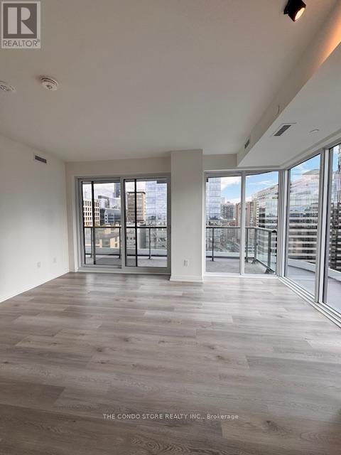 1605 - 280 Dundas Street W, Toronto, Ontario  M5T 1G2 - Photo 6 - C12497130