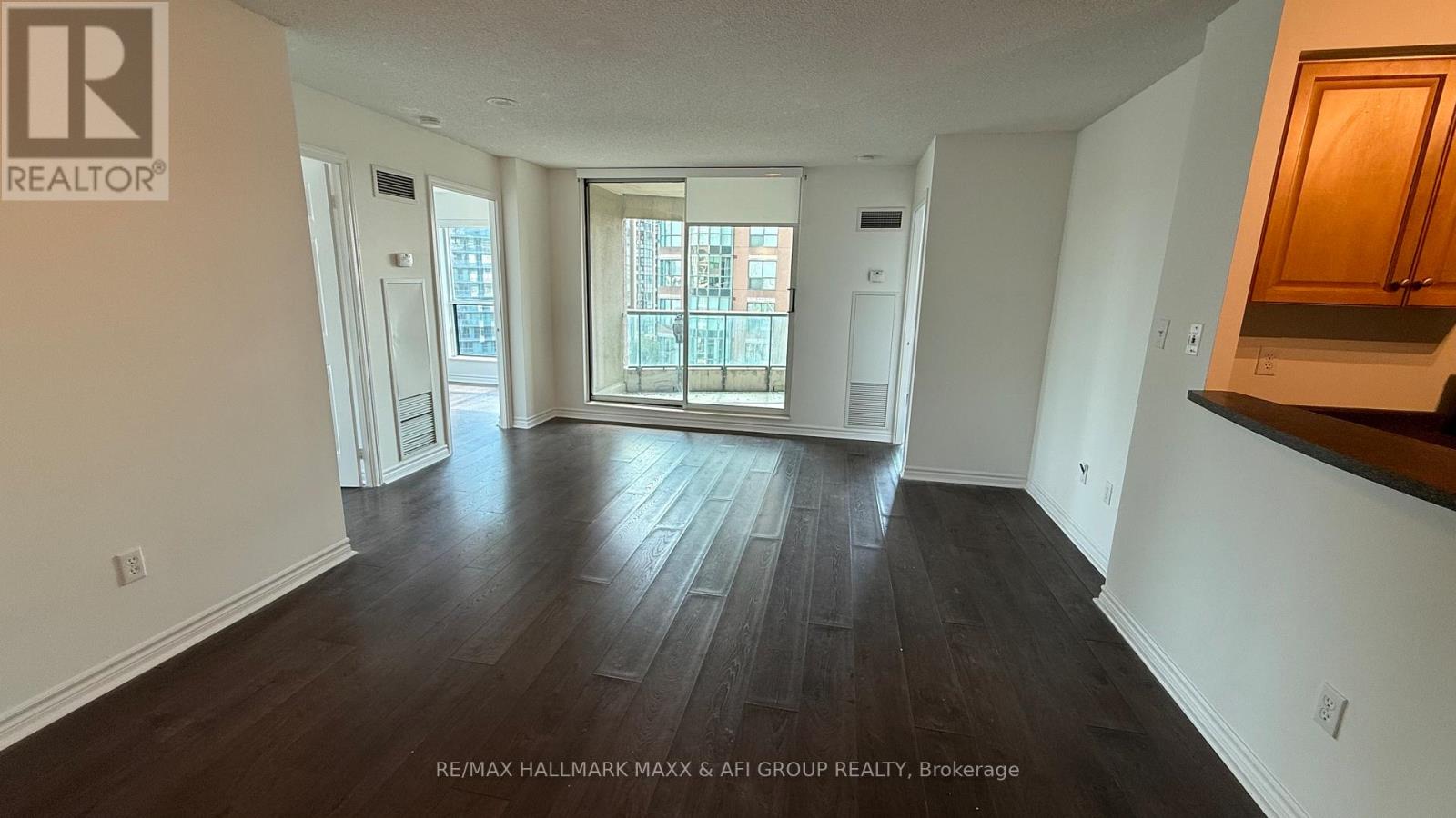 1103 - 7 Lorraine Drive, Toronto, Ontario  M2N 7H2 - Photo 7 - C12497194