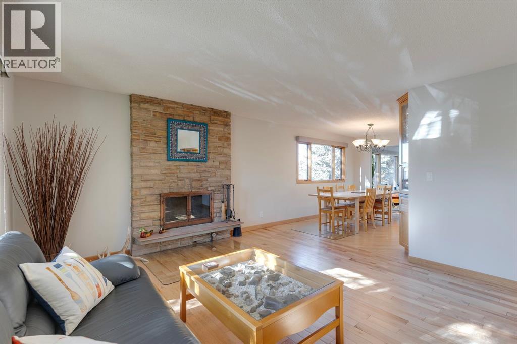 2712 Crawford Road Nw, Calgary, Alberta  T2L 1E1 - Photo 8 - A2264635