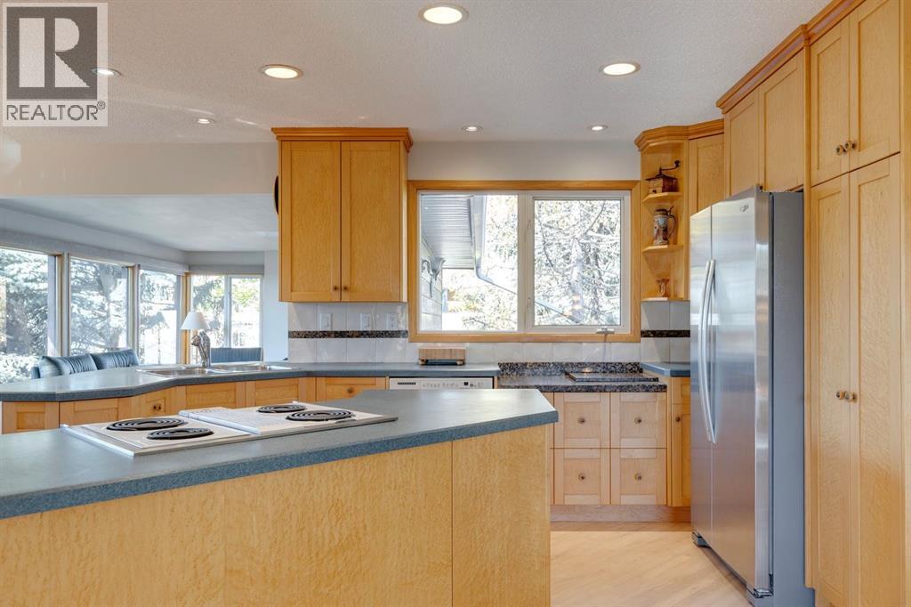 2712 Crawford Road Nw, Calgary, Alberta  T2L 1E1 - Photo 13 - A2264635