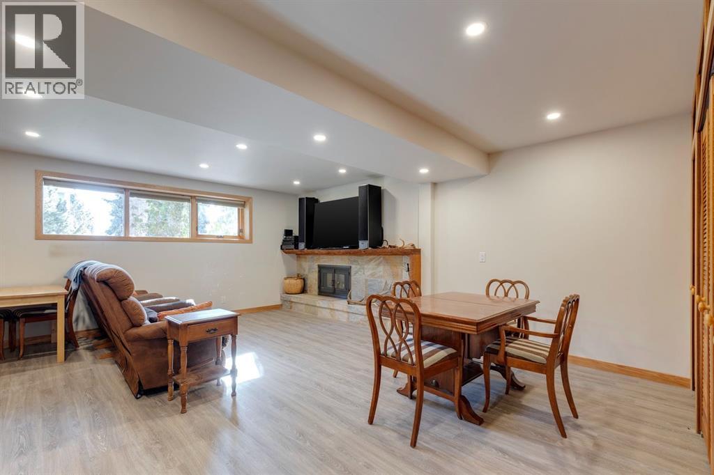 2712 Crawford Road Nw, Calgary, Alberta  T2L 1E1 - Photo 27 - A2264635