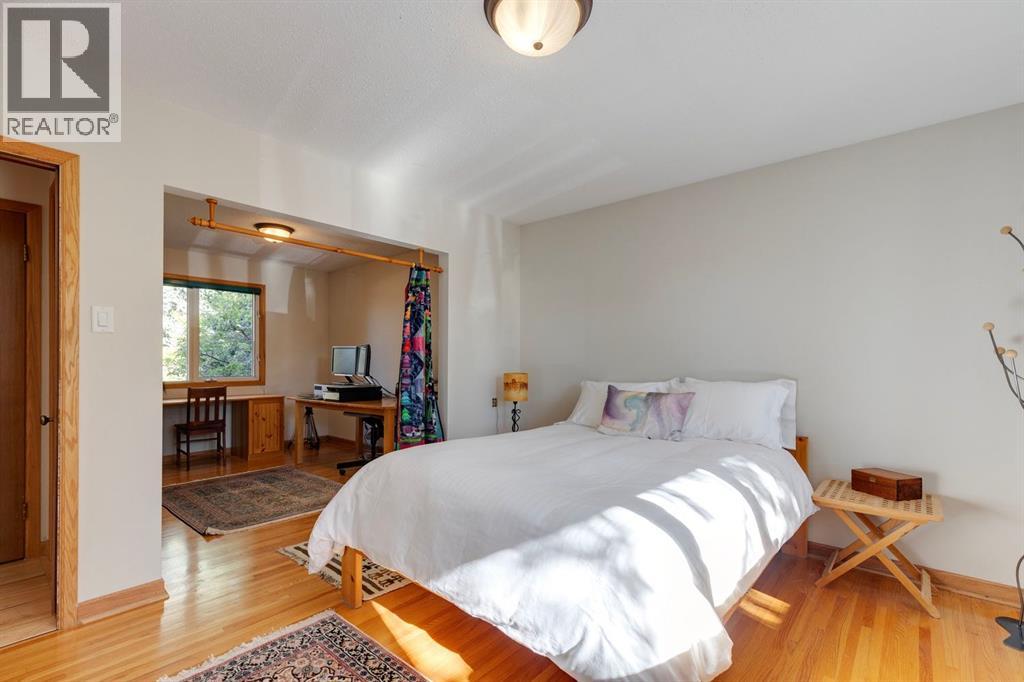 2712 Crawford Road Nw, Calgary, Alberta  T2L 1E1 - Photo 23 - A2264635