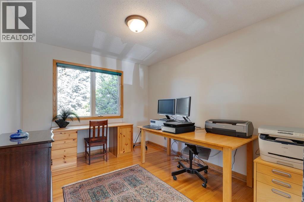 2712 Crawford Road Nw, Calgary, Alberta  T2L 1E1 - Photo 24 - A2264635