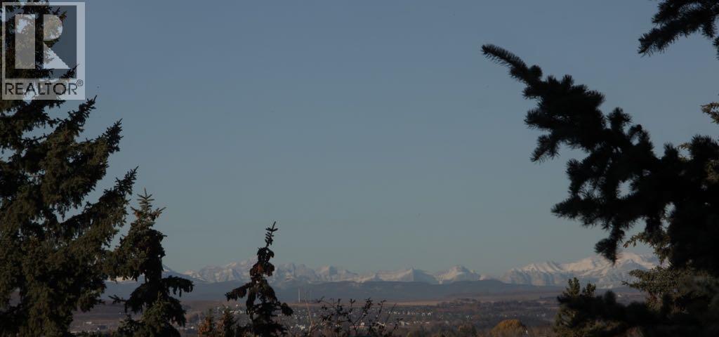 2712 Crawford Road Nw, Calgary, Alberta  T2L 1E1 - Photo 2 - A2264635