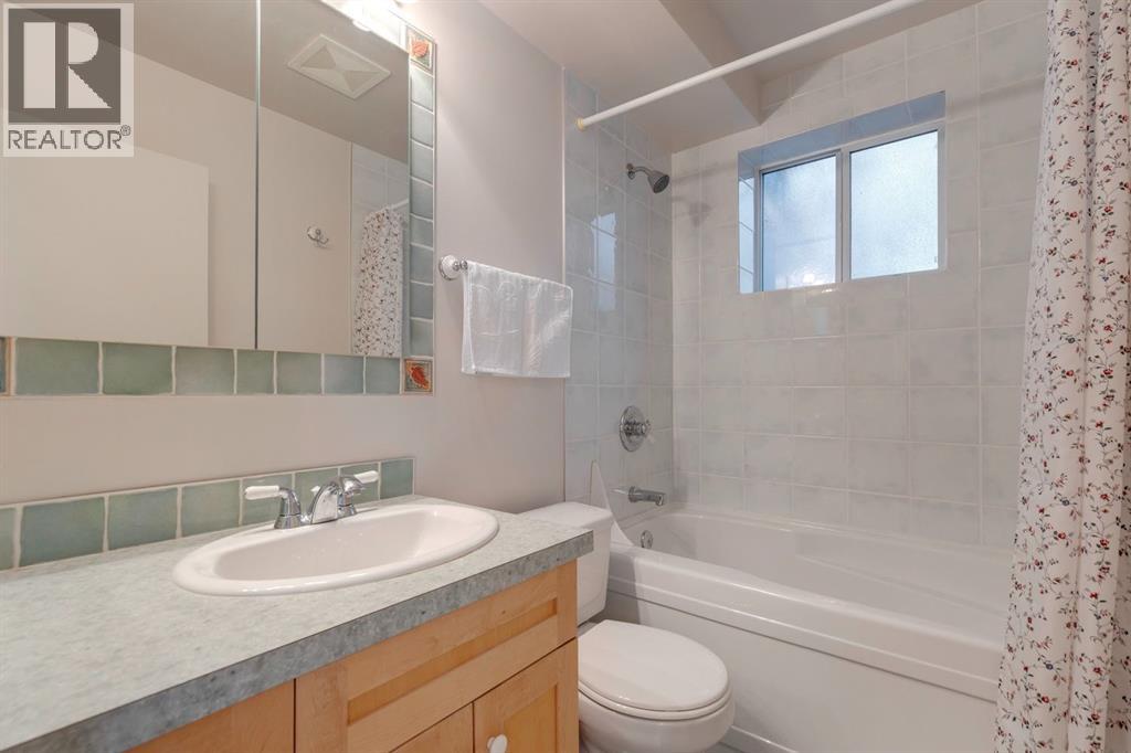 2712 Crawford Road Nw, Calgary, Alberta  T2L 1E1 - Photo 34 - A2264635