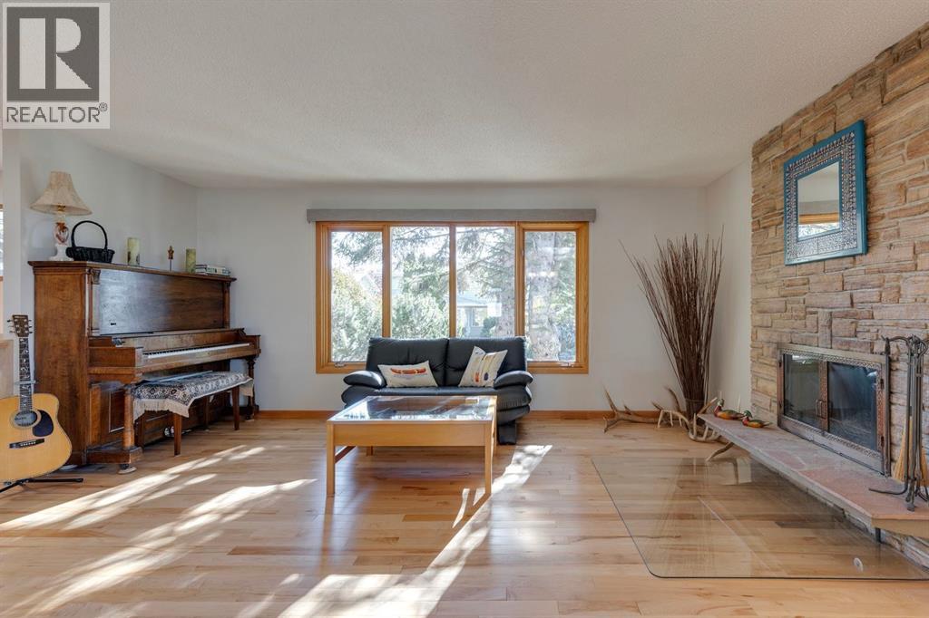 2712 Crawford Road Nw, Calgary, Alberta  T2L 1E1 - Photo 7 - A2264635