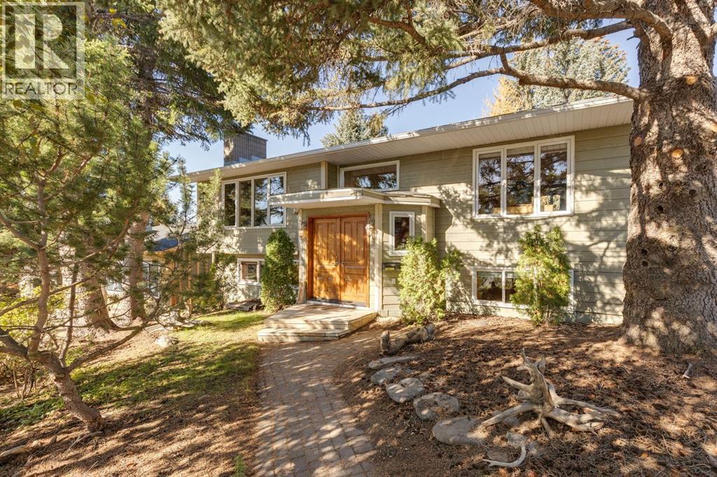 2712 Crawford Road Nw, Calgary, Alberta  T2L 1E1 - Photo 1 - A2264635