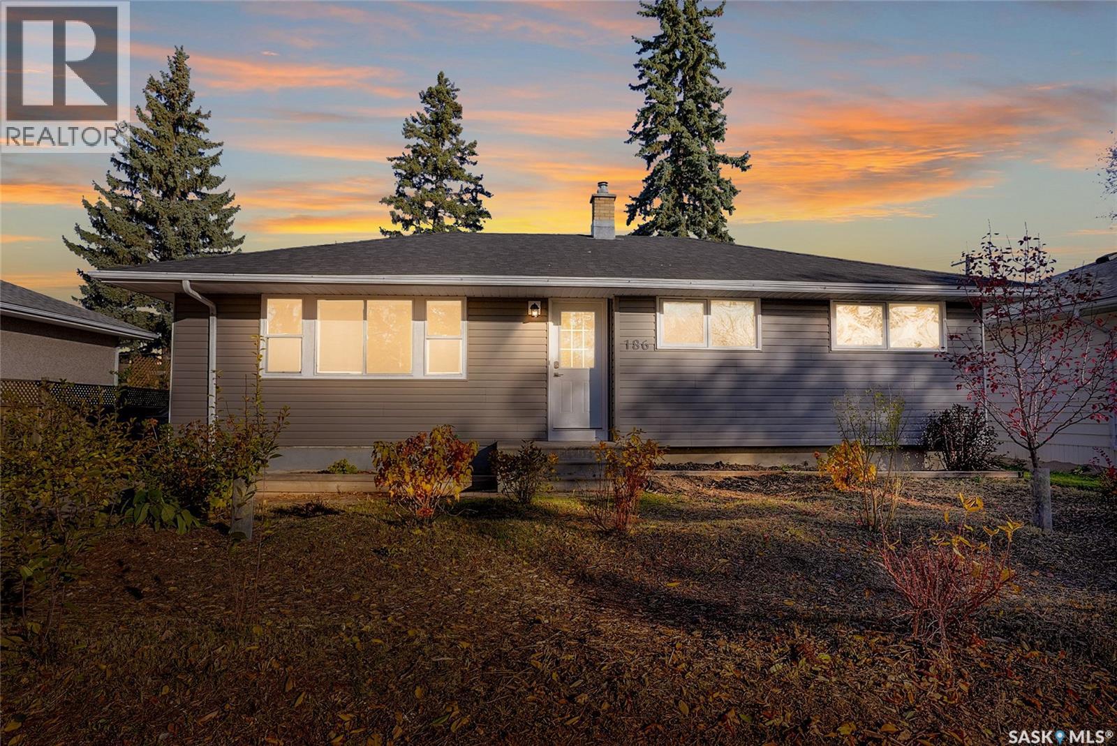 186 Coldwell Road, Regina, Saskatchewan  S4R 4K8 - Photo 2 - SK022146