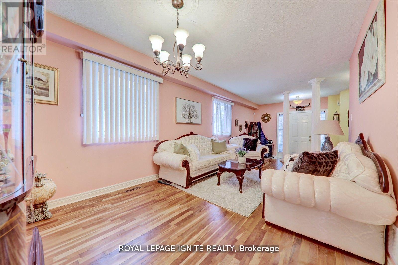 38 Rodda Boulevard, Toronto, Ontario  M1E 2Z6 - Photo 2 - E12497008