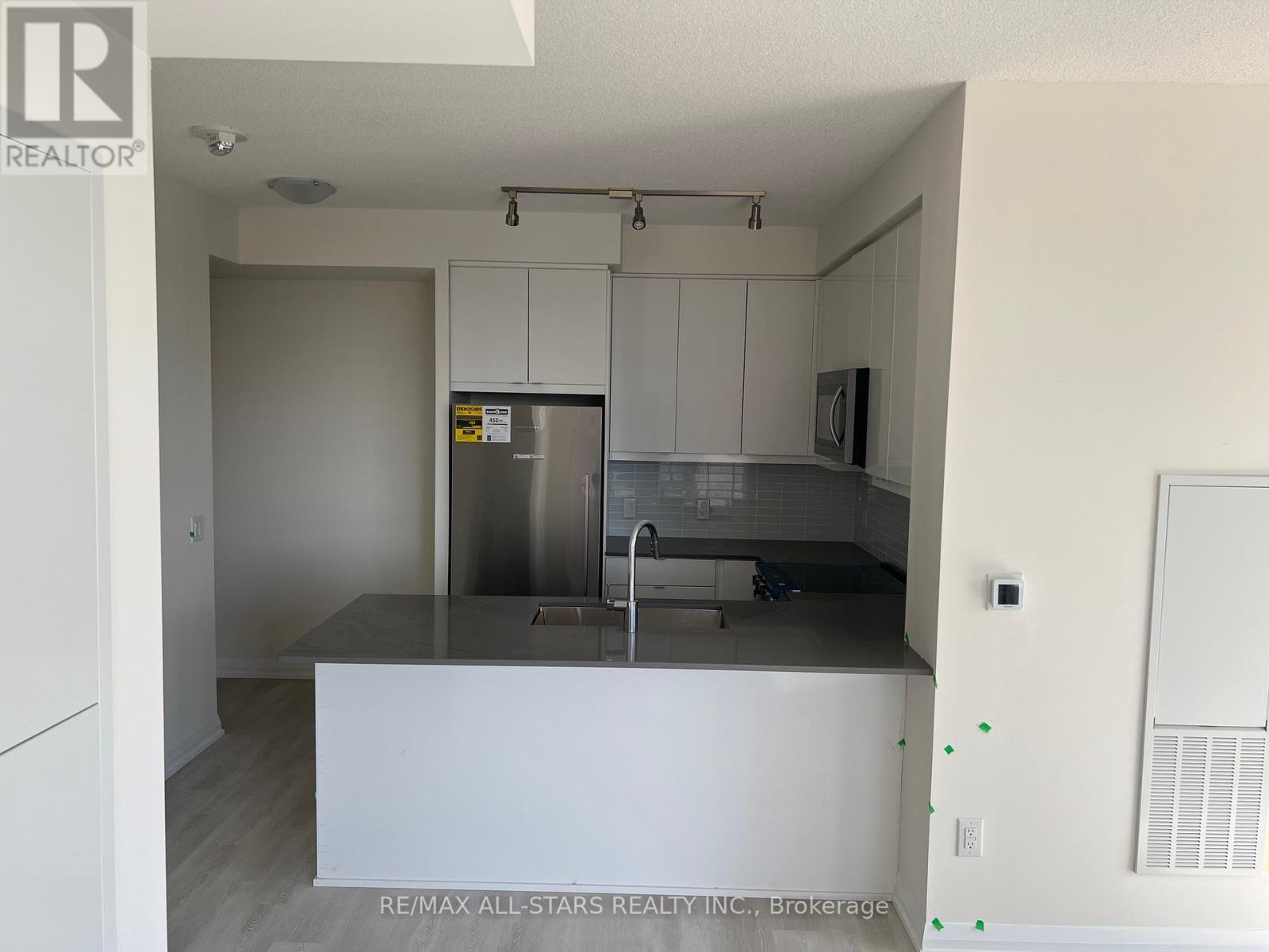 1704 - 3260 Sheppard Avenue E, Toronto, Ontario  M1T 0B5 - Photo 2 - E12497026