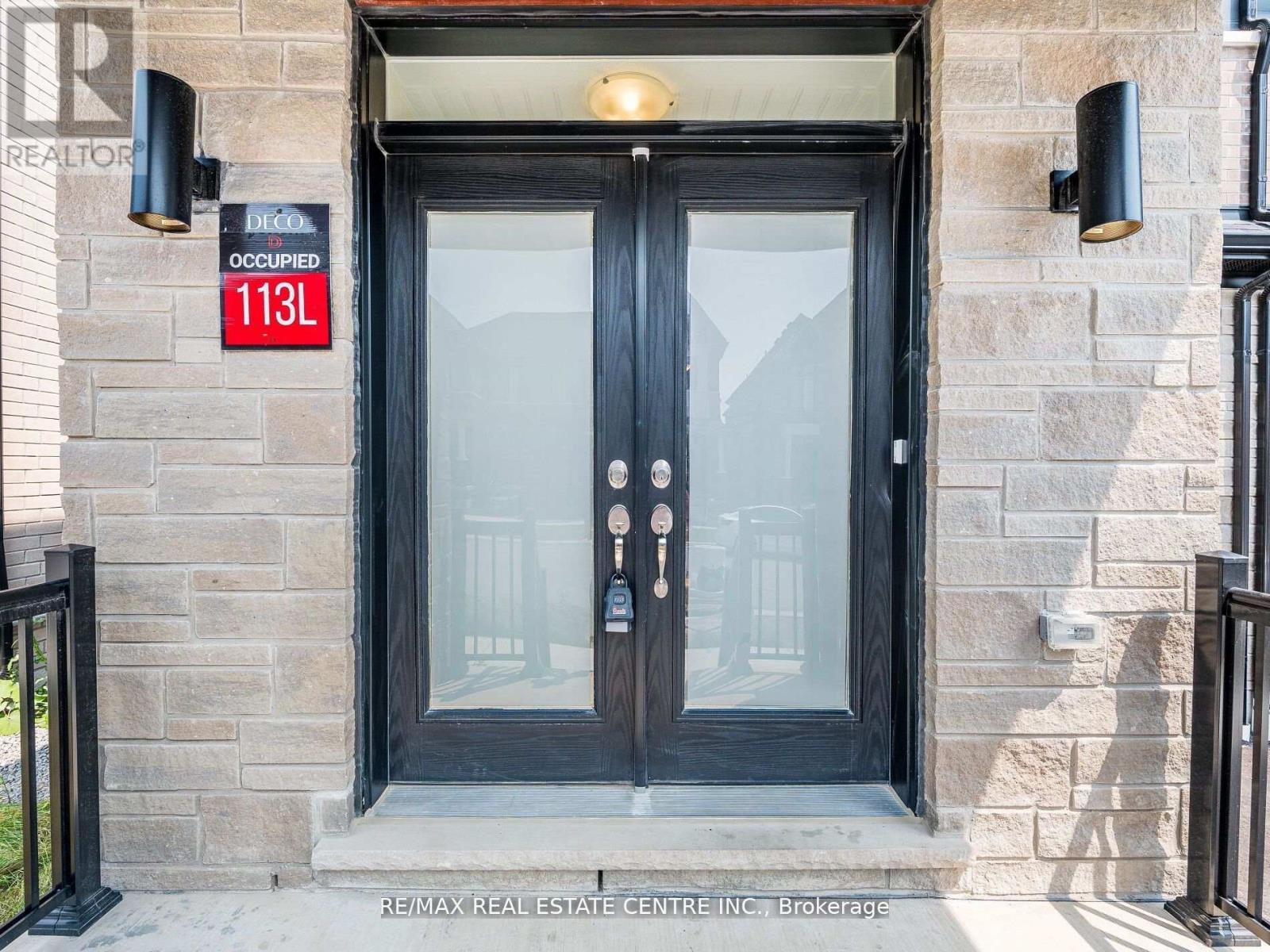 2921 Nakina Street, Pickering, Ontario  L1X 0P8 - Photo 3 - E12497116