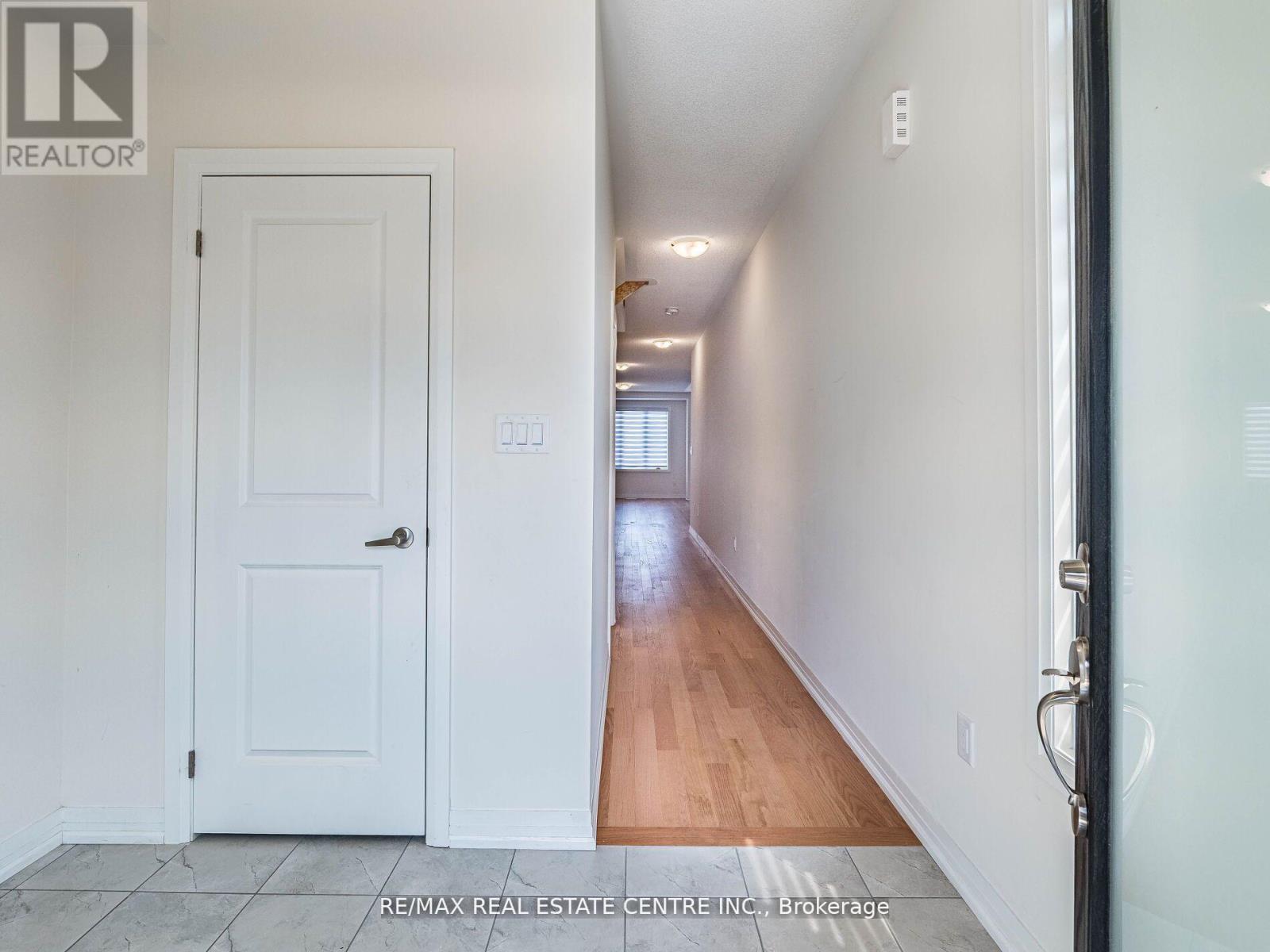 2921 Nakina Street, Pickering, Ontario  L1X 0P8 - Photo 4 - E12497116