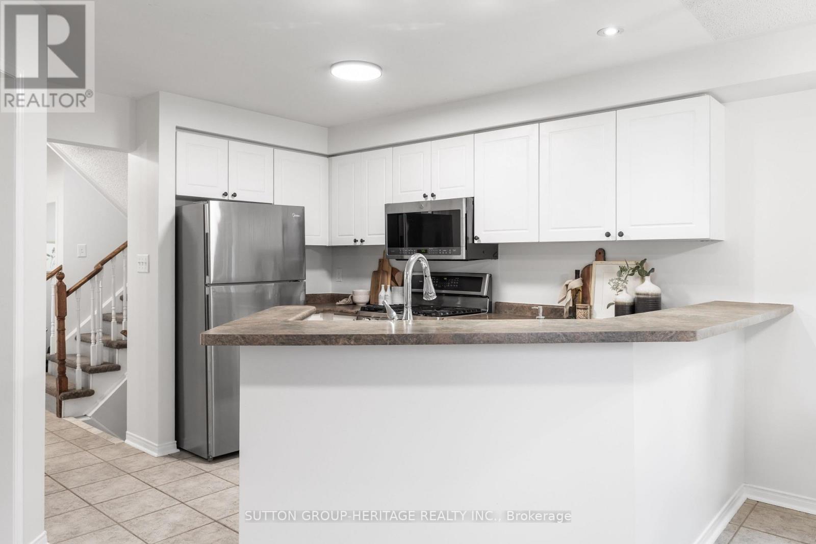 23 Blacksmith Lane, Whitby, Ontario  L1P 1N1 - Photo 12 - E12497124