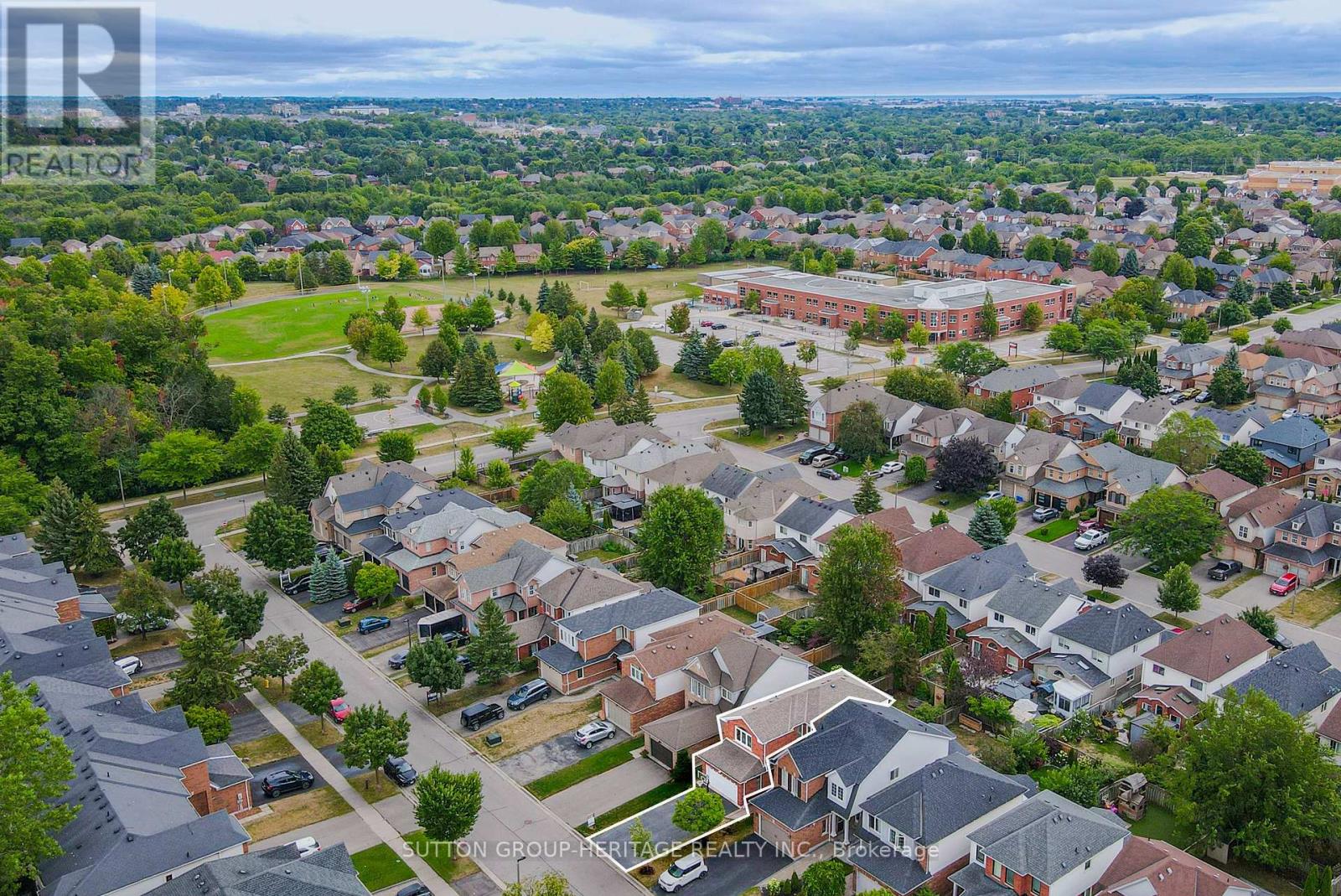 23 Blacksmith Lane, Whitby, Ontario  L1P 1N1 - Photo 2 - E12497124