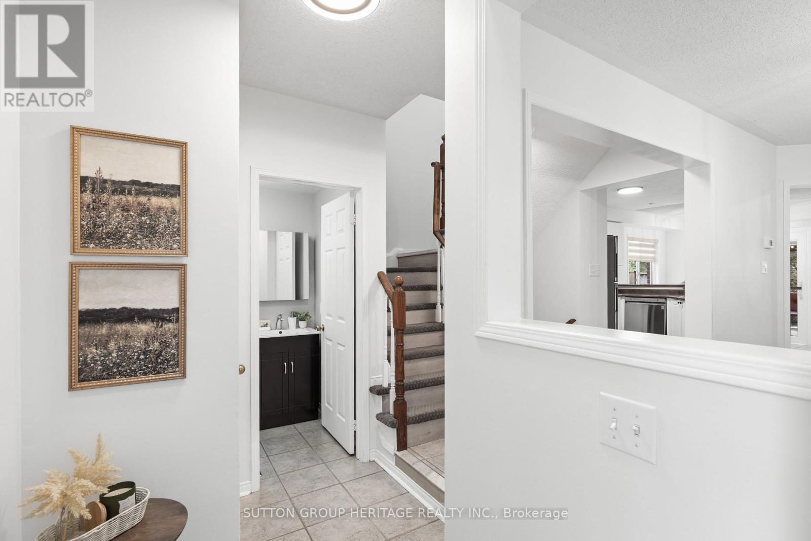 23 Blacksmith Lane, Whitby, Ontario  L1P 1N1 - Photo 6 - E12497124