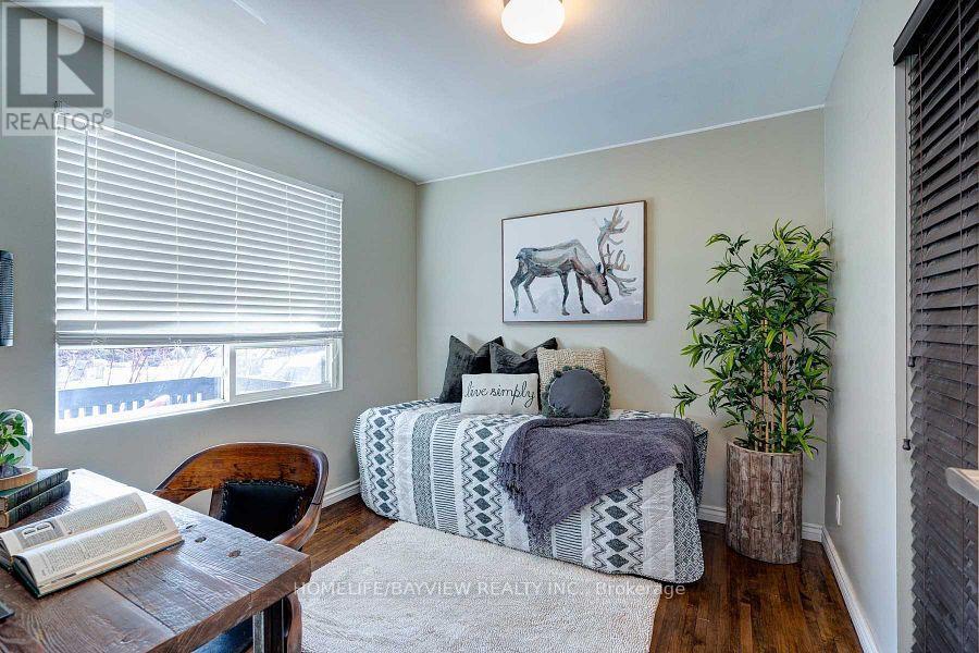 Main - 66 Squires Avenue, Toronto, Ontario  M4B 2R5 - Photo 11 - E12497182