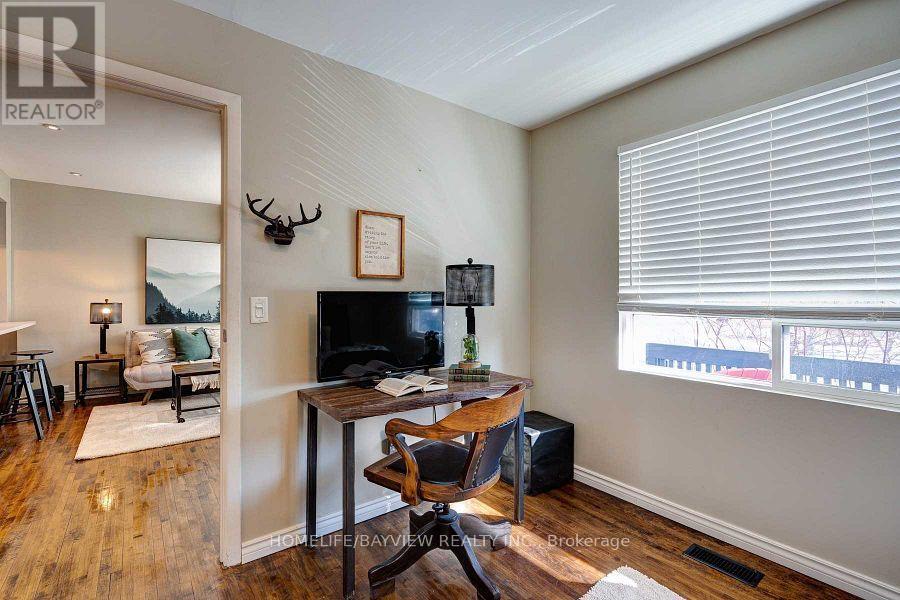 Main - 66 Squires Avenue, Toronto, Ontario  M4B 2R5 - Photo 12 - E12497182