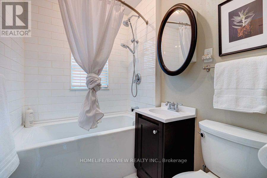 Main - 66 Squires Avenue, Toronto, Ontario  M4B 2R5 - Photo 14 - E12497182