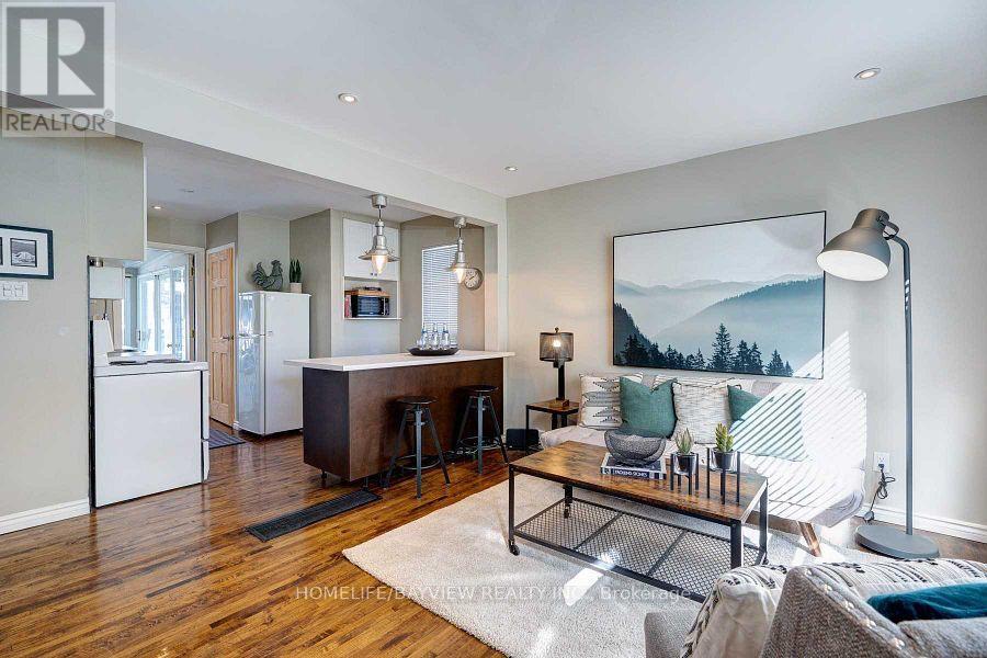 Main - 66 Squires Avenue, Toronto, Ontario  M4B 2R5 - Photo 6 - E12497182