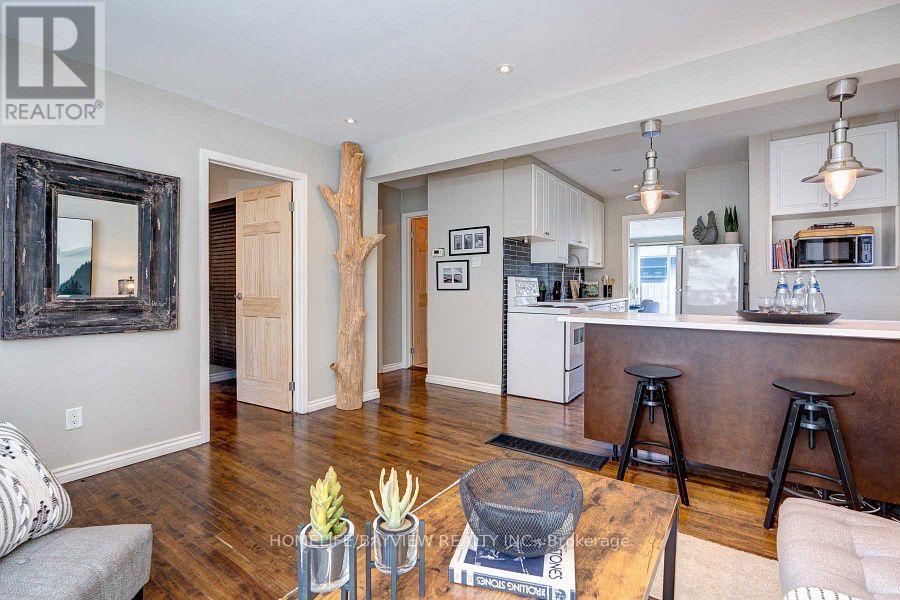 Main - 66 Squires Avenue, Toronto, Ontario  M4B 2R5 - Photo 8 - E12497182