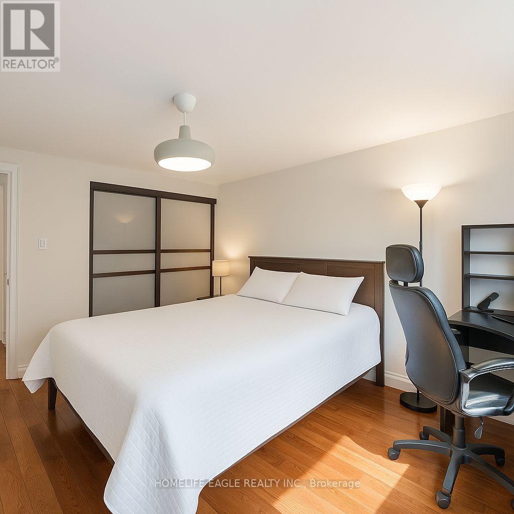 30 Moffat Crescent, Aurora, Ontario  L4G 4Z8 - Photo 13 - N12497080