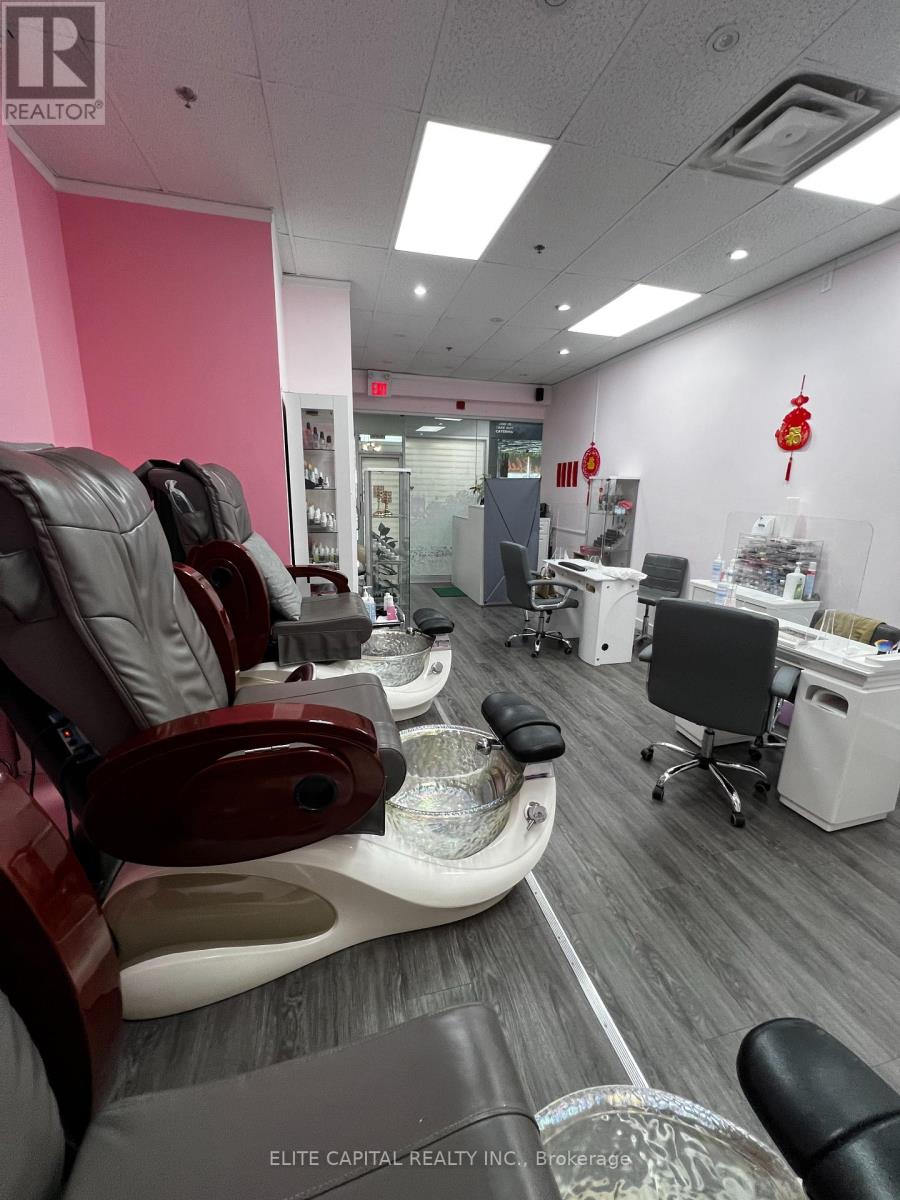 221a - 550 Highway 7 E, Richmond Hill, Ontario  L4B 3Z4 - Photo 3 - N12497188