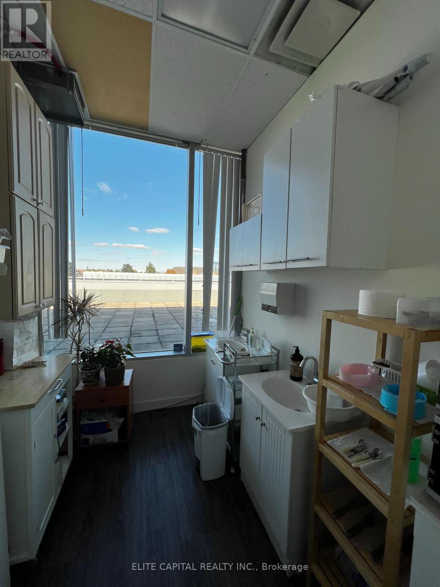 221a - 550 Highway 7 E, Richmond Hill, Ontario  L4B 3Z4 - Photo 5 - N12497188