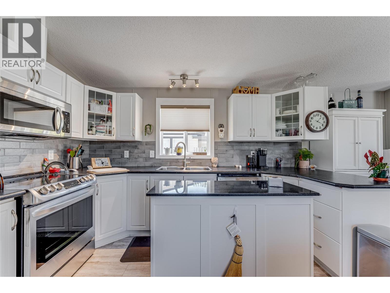 12560 Westside Road Unit# 81, Vernon, British Columbia  V1H 1S9 - Photo 11 - 10367239