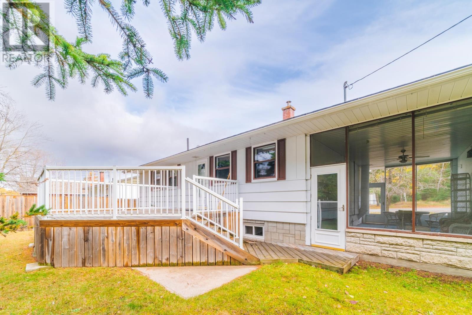 8 Seegmiller Avenue, Kenora, Ontario  P9N 3M9 - Photo 6 - TB253294