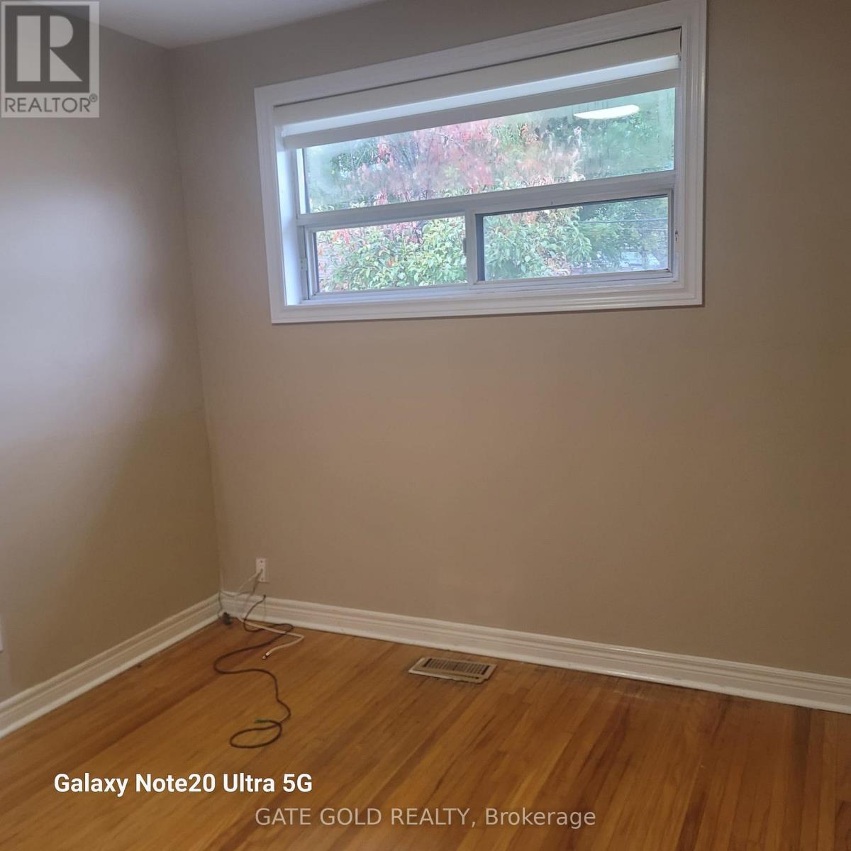 30 Benstrow Avenue, Toronto, Ontario  M9V 2Z8 - Photo 10 - W12496976