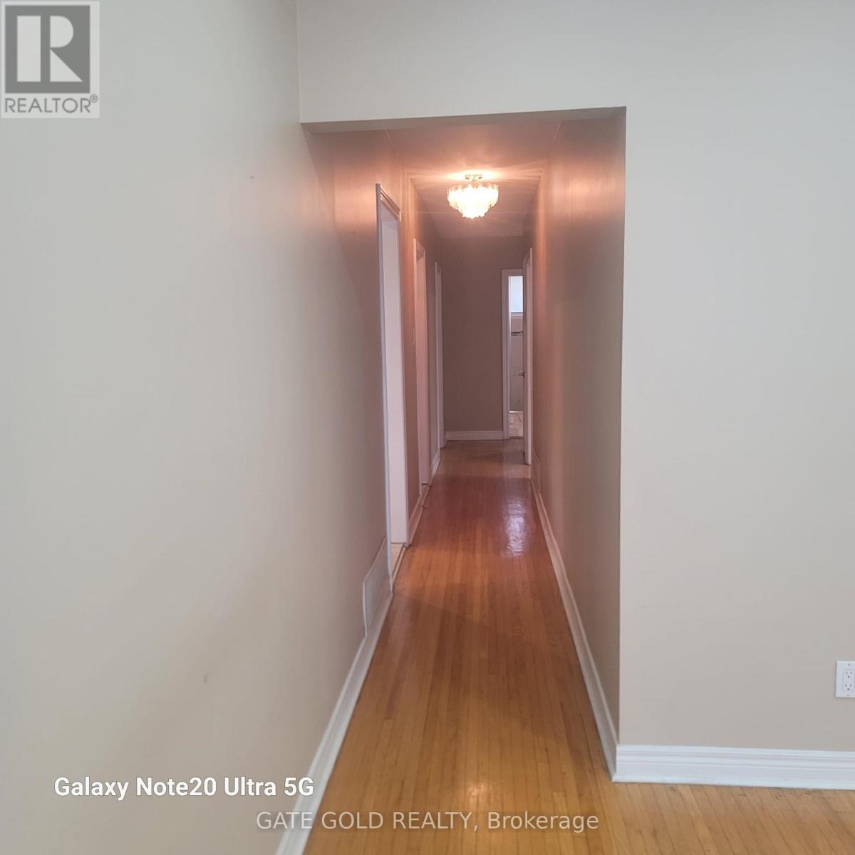 30 Benstrow Avenue, Toronto, Ontario  M9V 2Z8 - Photo 7 - W12496976