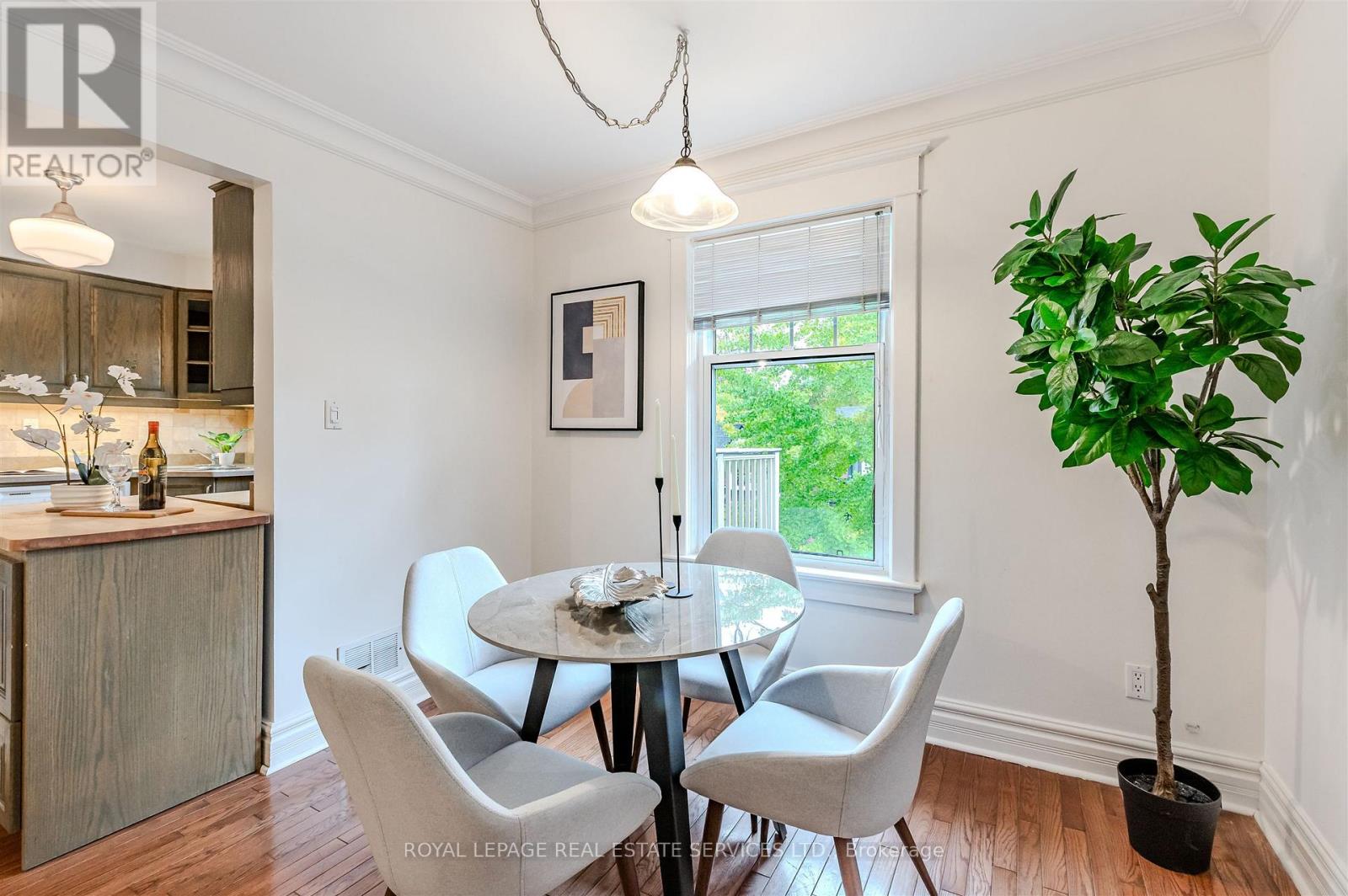 93 Medland Crescent, Toronto, Ontario  M6P 2N3 - Photo 10 - W12496984