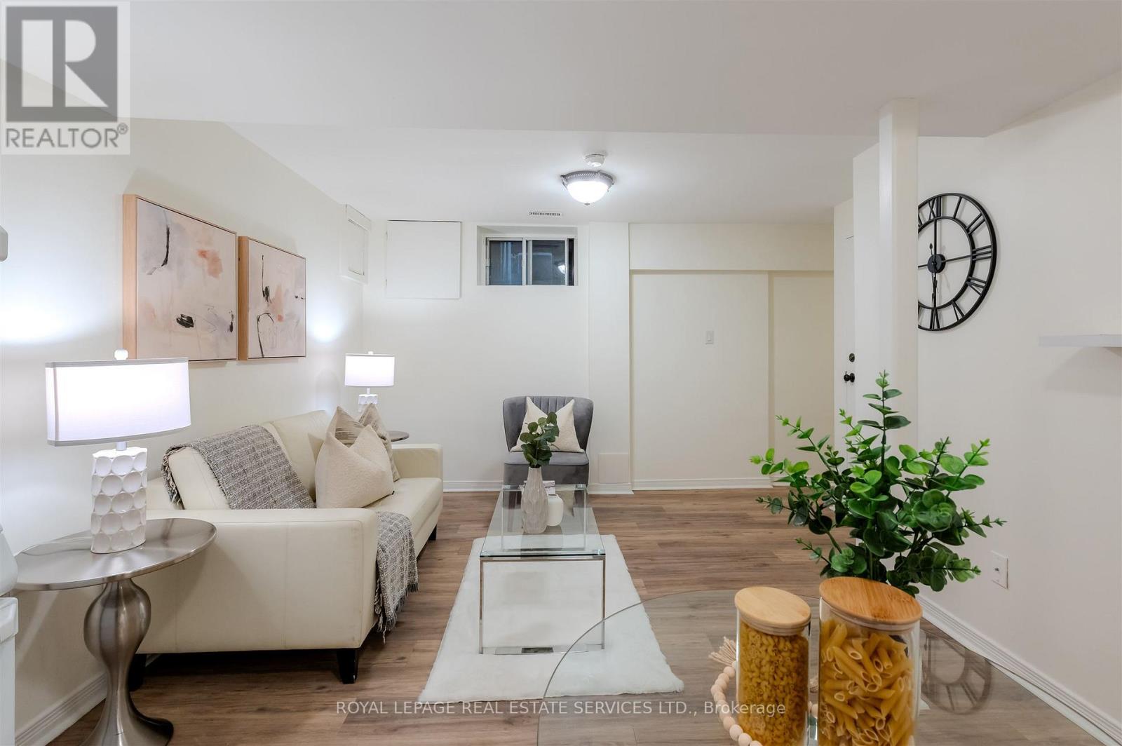 93 Medland Crescent, Toronto, Ontario  M6P 2N3 - Photo 18 - W12496984