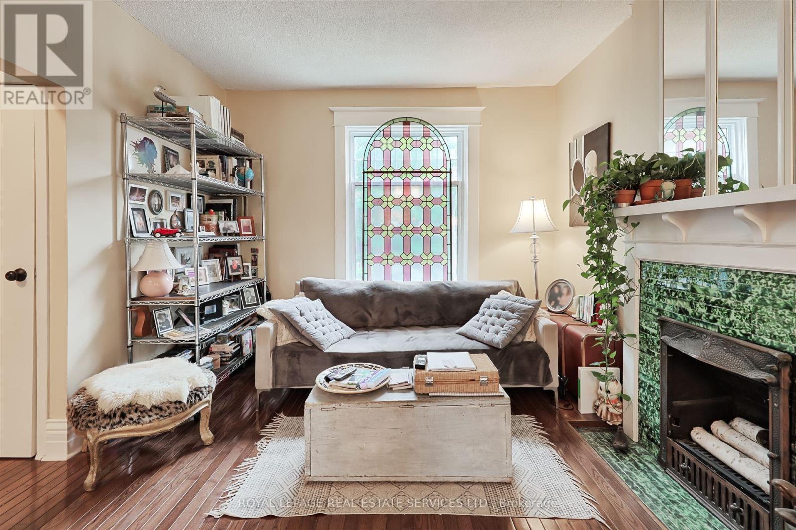 93 Medland Crescent, Toronto, Ontario  M6P 2N3 - Photo 29 - W12496984