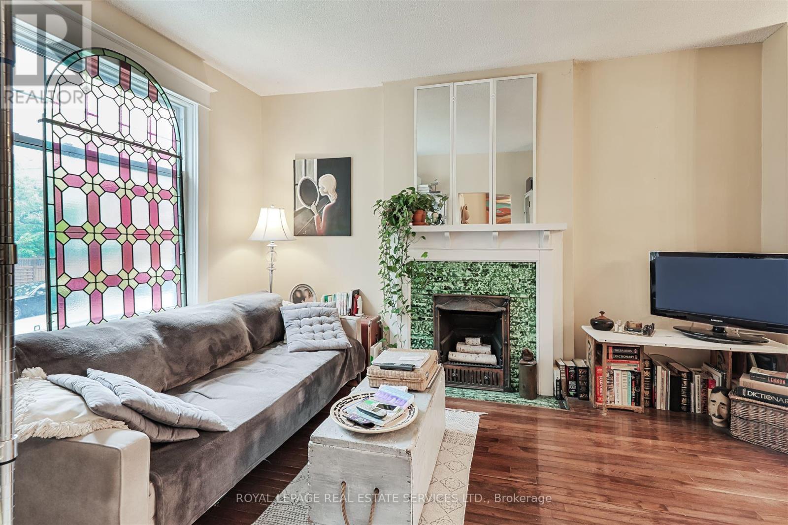 93 Medland Crescent, Toronto, Ontario  M6P 2N3 - Photo 30 - W12496984