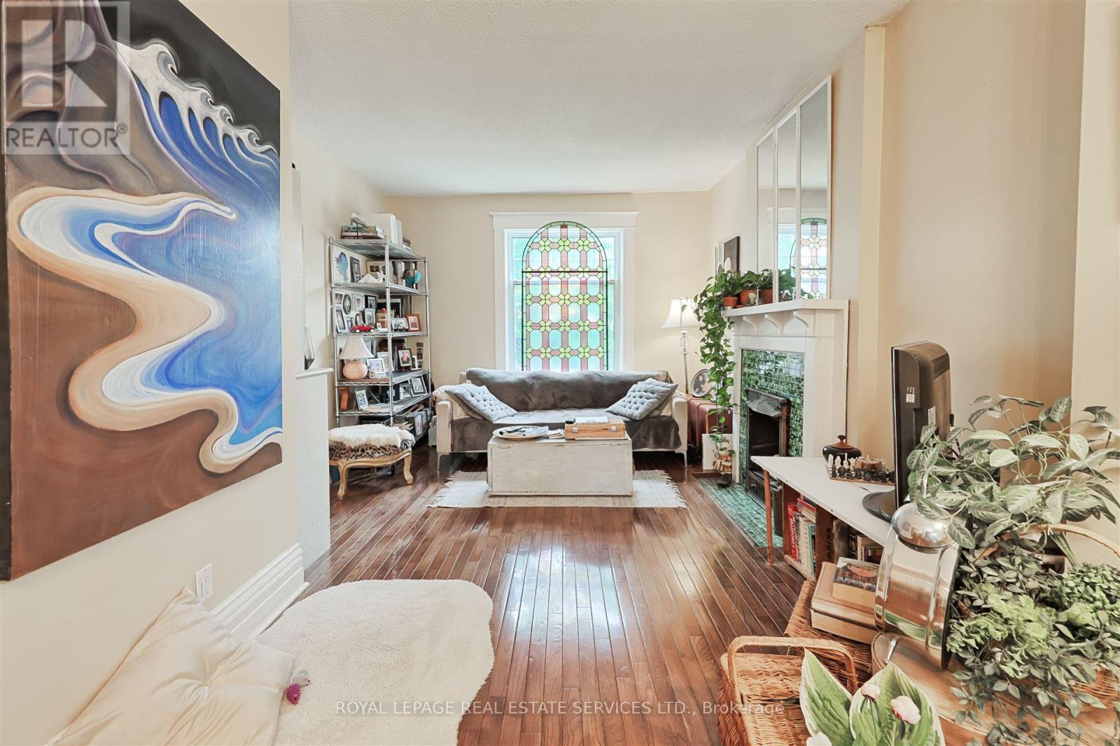 93 Medland Crescent, Toronto, Ontario  M6P 2N3 - Photo 32 - W12496984