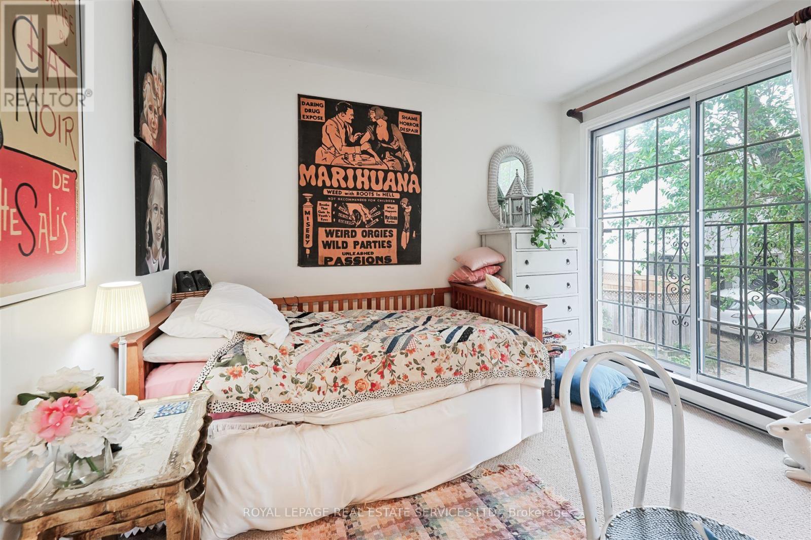 93 Medland Crescent, Toronto, Ontario  M6P 2N3 - Photo 37 - W12496984